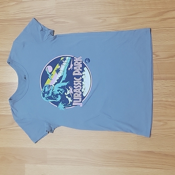 Jurassic Park womens size small tshirt - Picture 1 of 4